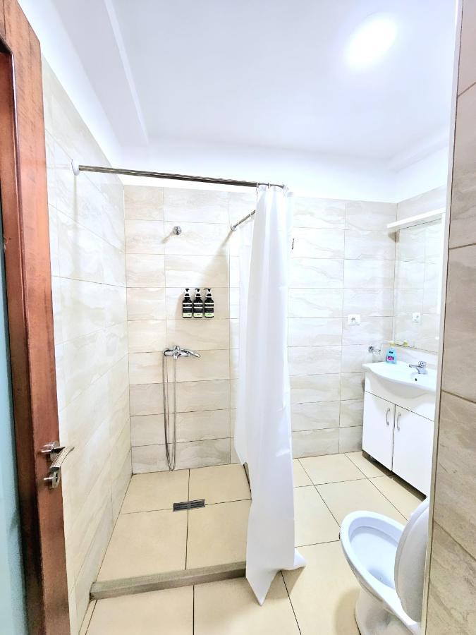 Pretty Smart Appartment Tirana Buitenkant foto