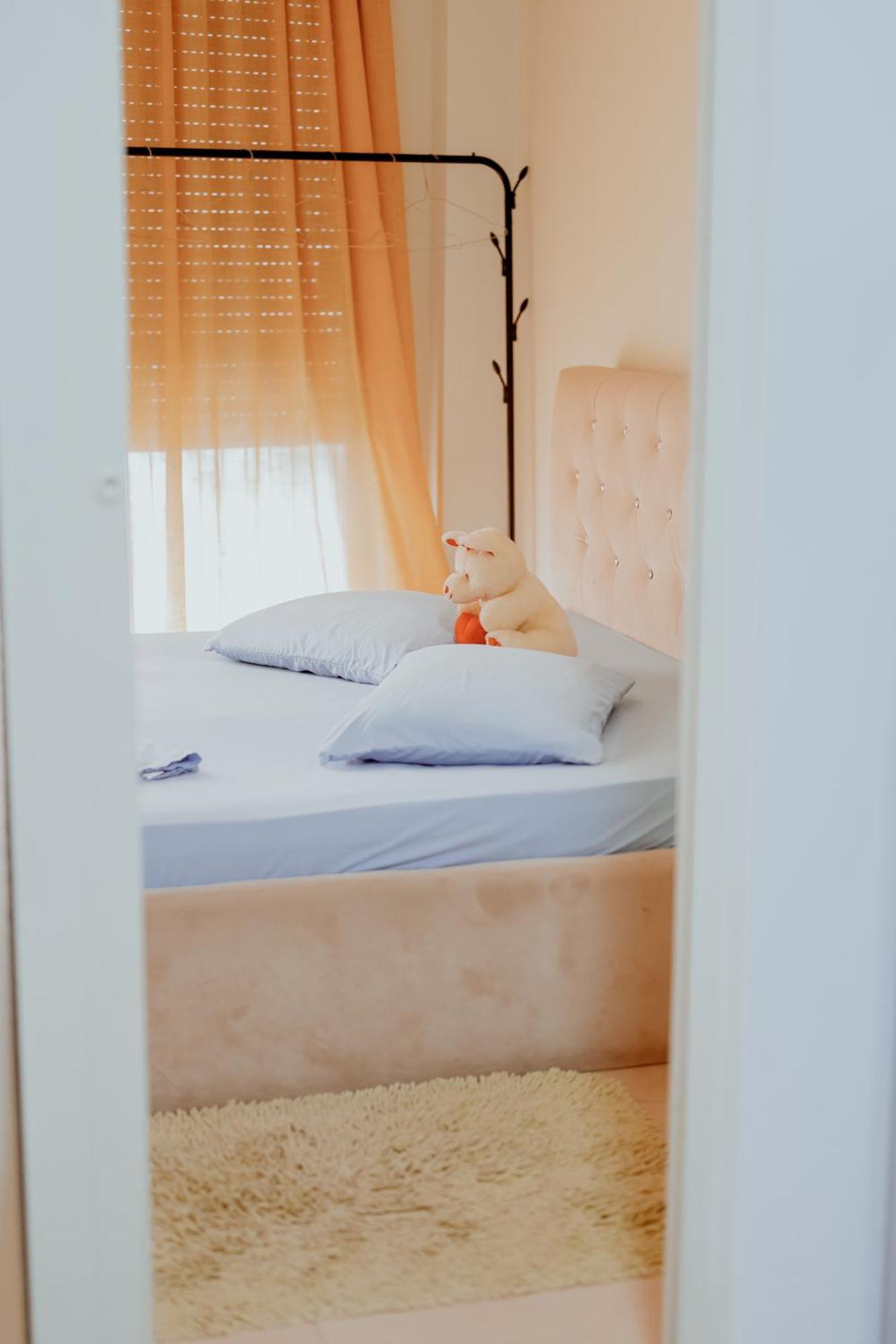 Pretty Smart Appartment Tirana Buitenkant foto