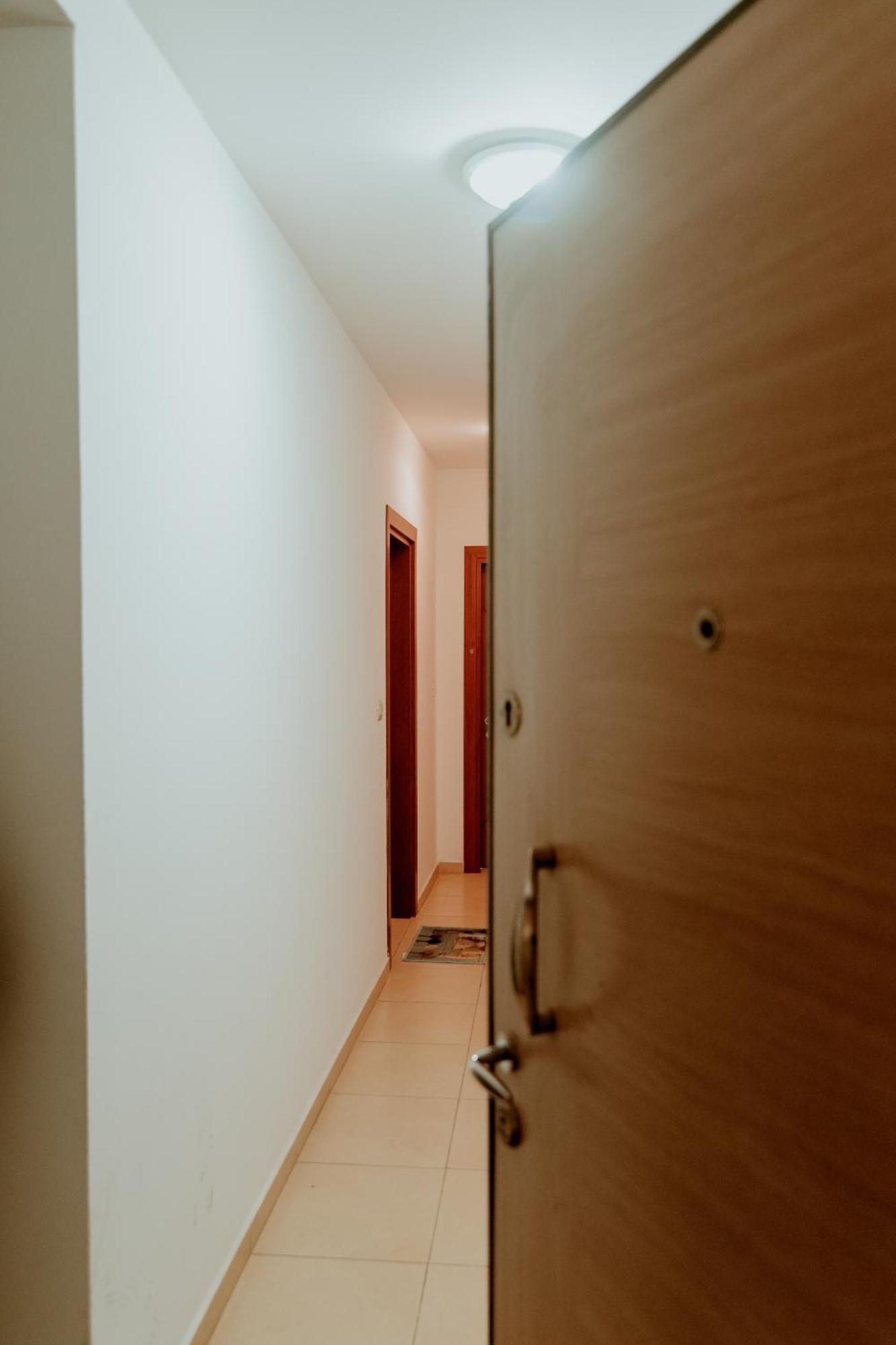 Pretty Smart Appartment Tirana Buitenkant foto