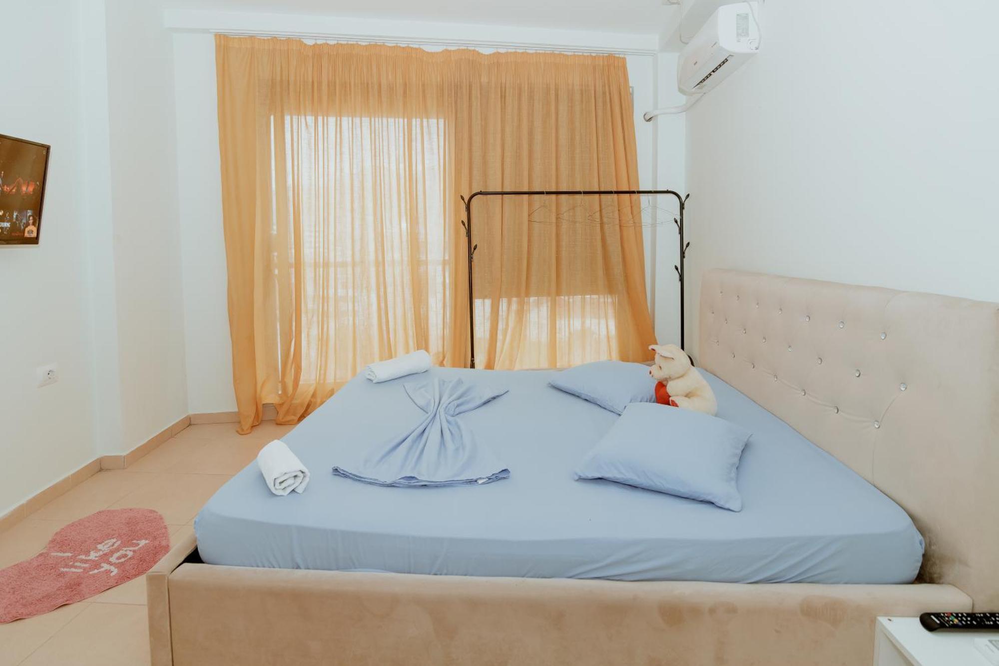 Pretty Smart Appartment Tirana Buitenkant foto
